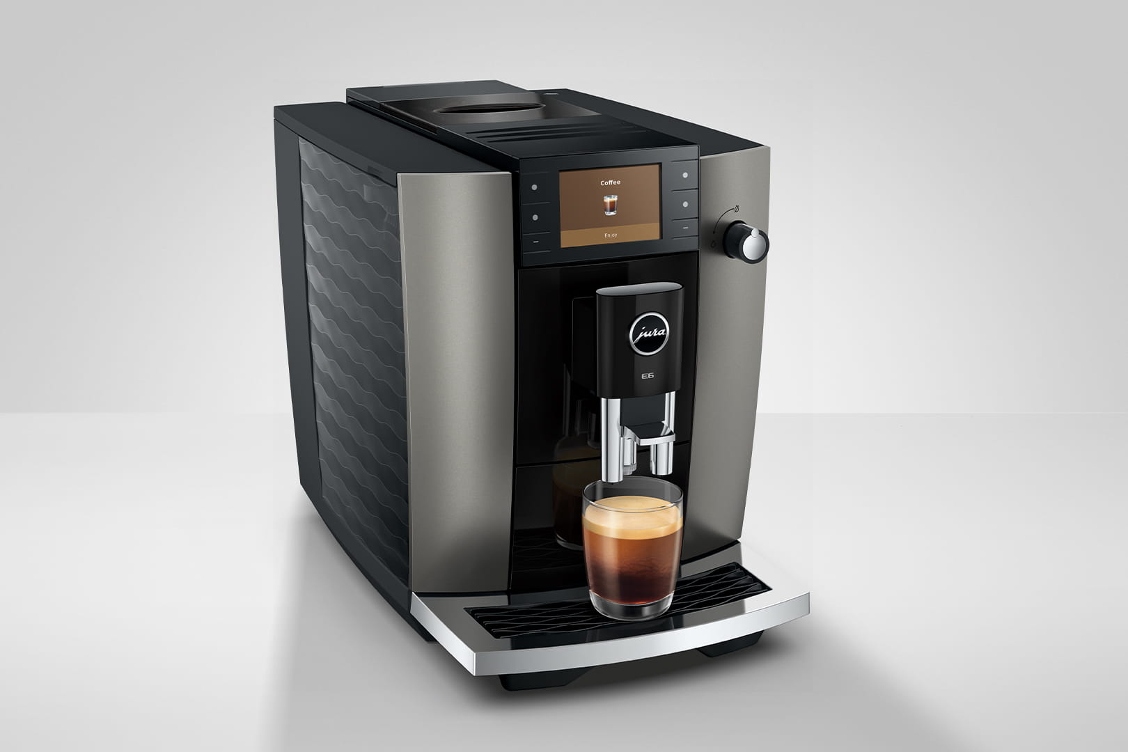 Ekspres E6 ED w kolorze Dark Inox z kawą light brew